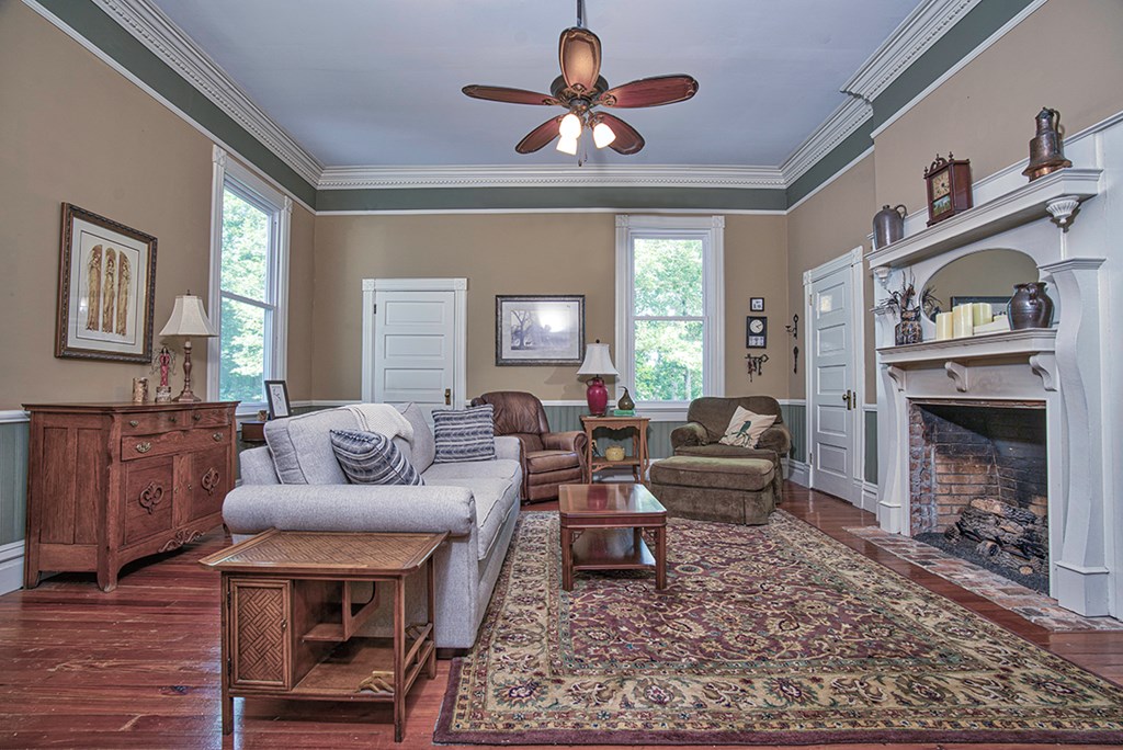 300 Devore Road Greenwood, SC 29649 - Photo 4 of 40 Gallery Image 4