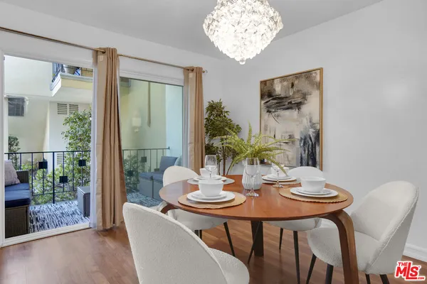 $749,999 | 6740 South Springpark Avenue, Unit 101, Los Angeles, CA 90056