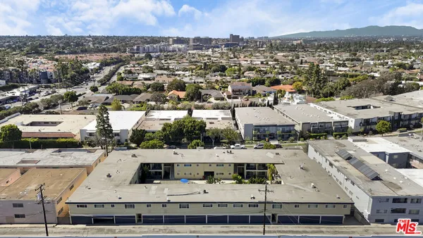 $749,999 | 6740 South Springpark Avenue, Unit 101, Los Angeles, CA 90056