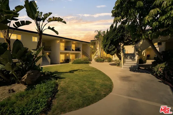 $749,999 | 6740 South Springpark Avenue, Unit 101, Los Angeles, CA 90056