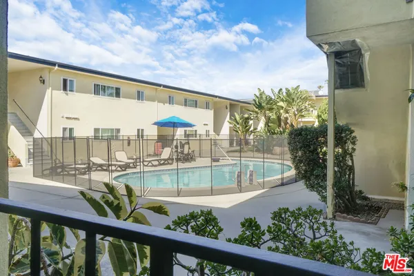 $749,999 | 6740 South Springpark Avenue, Unit 101, Los Angeles, CA 90056
