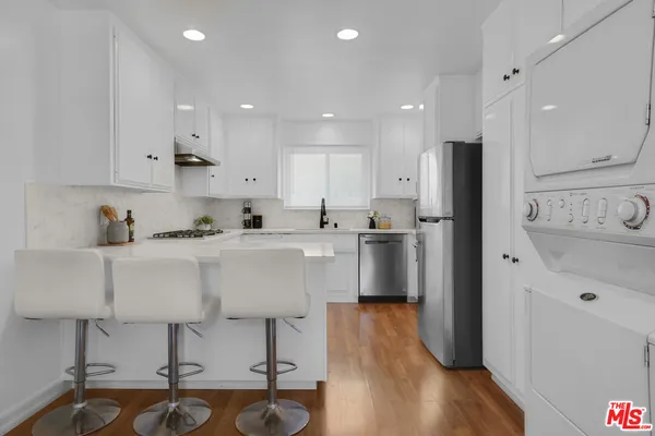 $749,999 | 6740 South Springpark Avenue, Unit 101, Los Angeles, CA 90056