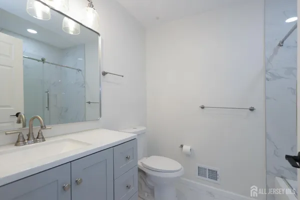 $3,500 | 42 Pennsbury Way, East Brunswick, NJ 08816