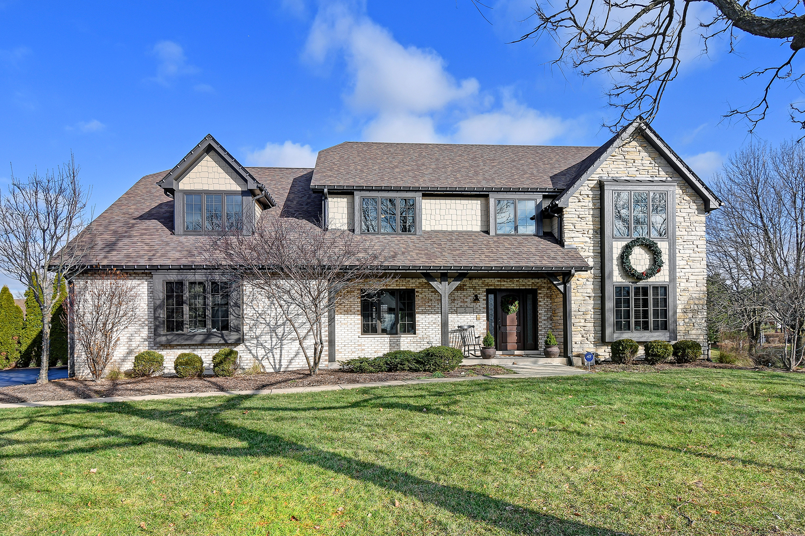 5 Hunter Court Burr Ridge, IL 60527 - Photo 1 of 44 Gallery Image 1