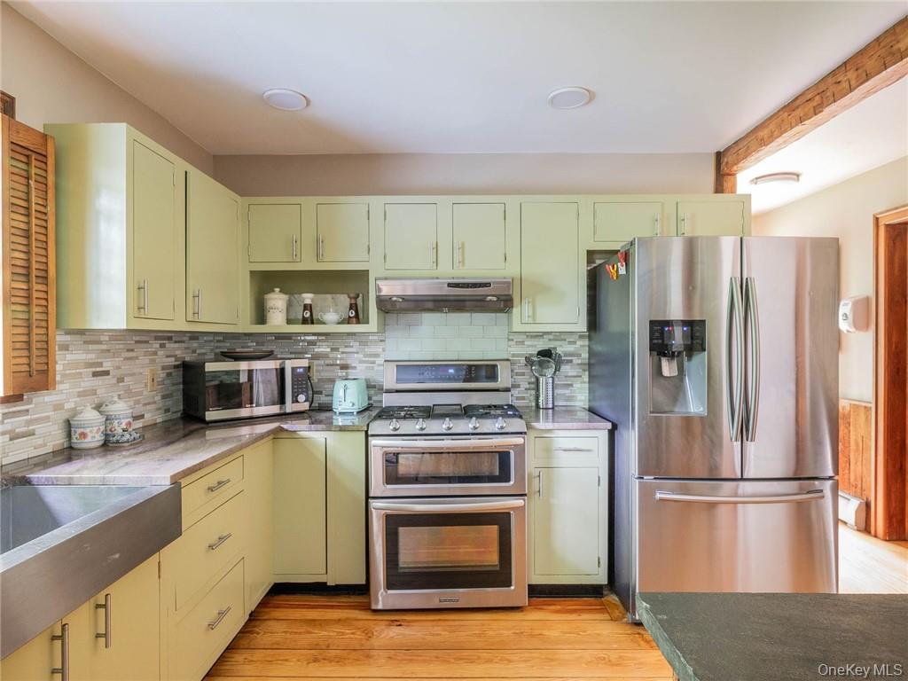 74 Hilltop Road Rhinebeck, NY 12572 - Photo 14 of 40