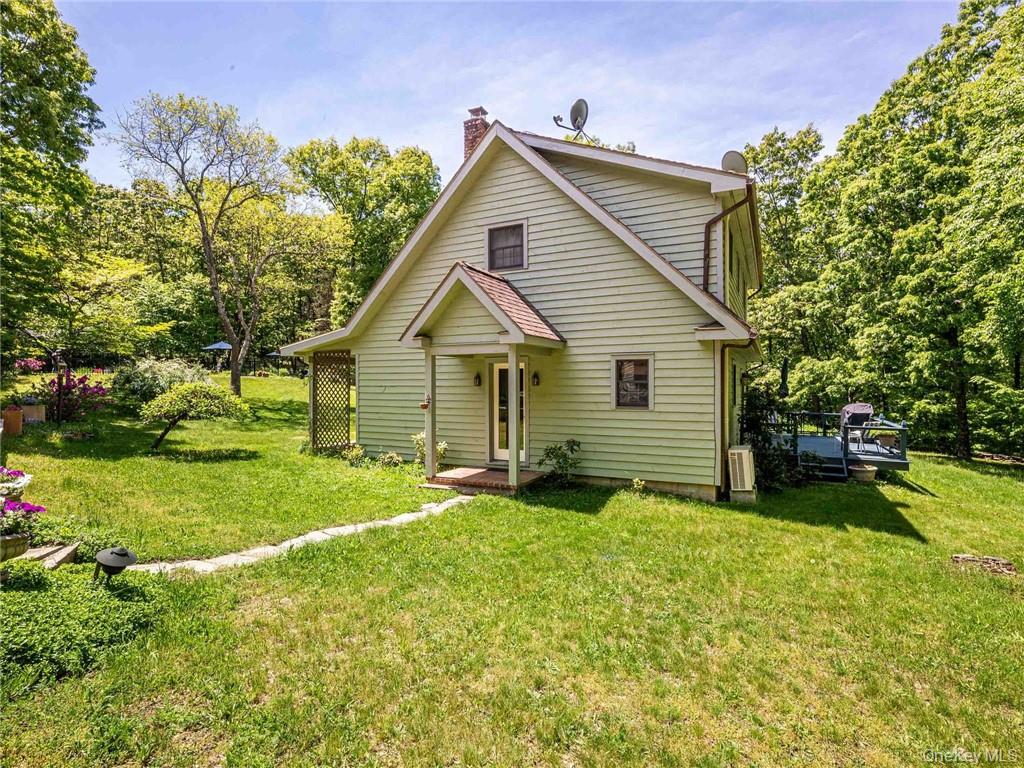 74 Hilltop Road Rhinebeck, NY 12572 - Photo 10 of 40 Kitchen Entrance
