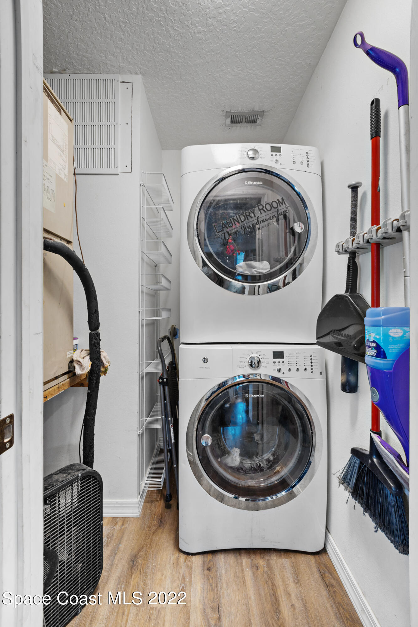 5480 Citrus Boulevard Cocoa, FL 32926 - Photo 30 of 43 a utility room with dryer and washer