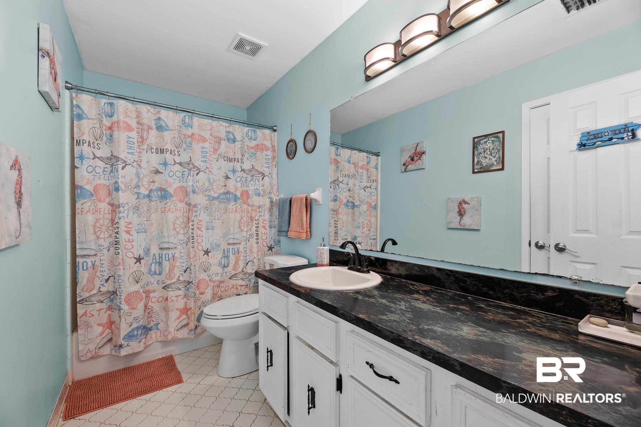 176 Ridgewood Drive Daphne, AL 36526 - Photo 25 of 32 Guest Bathroom