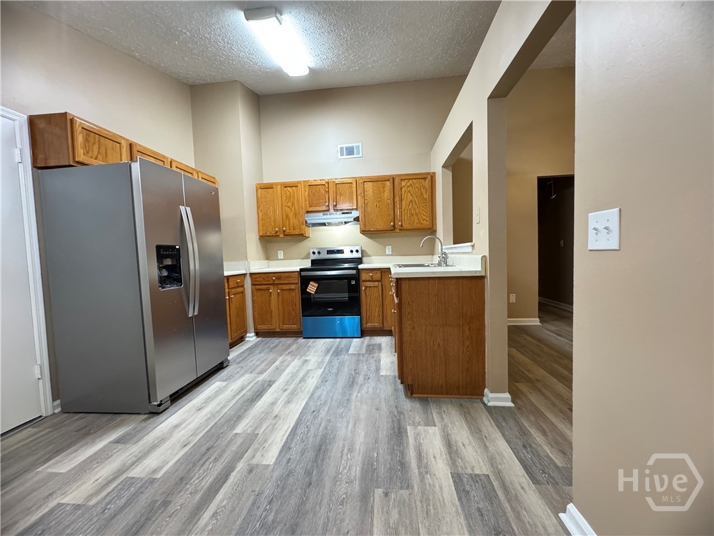33 Quail Forest Drive Savannah, GA 31419 - Photo 9 of 21 Kitchen w New Appliances