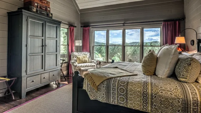 $1,250,000 | 239 Ridge Top Drive, Ellijay, GA 30536