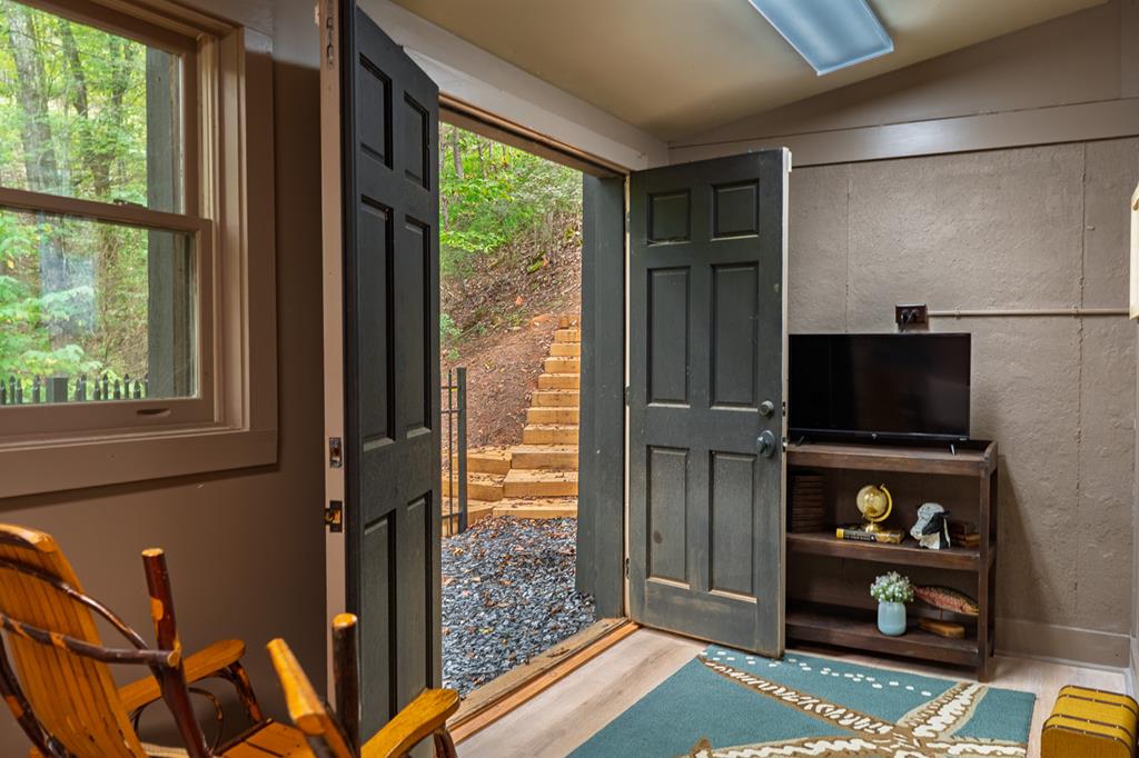 239 Ridge Top Drive Ellijay, GA 30536 - Photo 83 of 92 a view of a livingroom with furniture