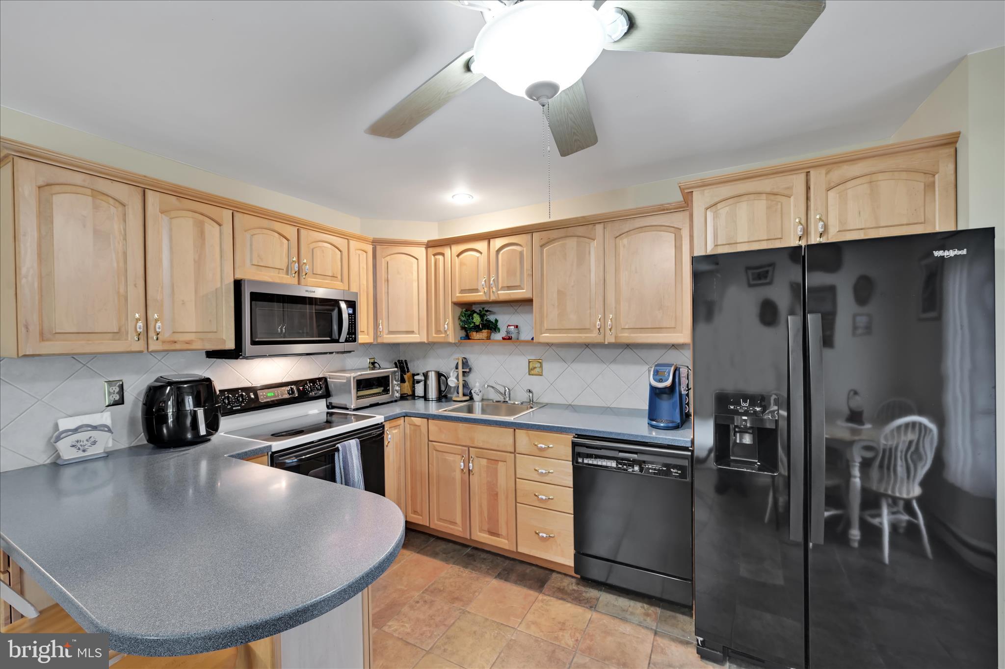 107 Village Road Orwigsburg, PA 17961 - Photo 12 of 40 Kitchen