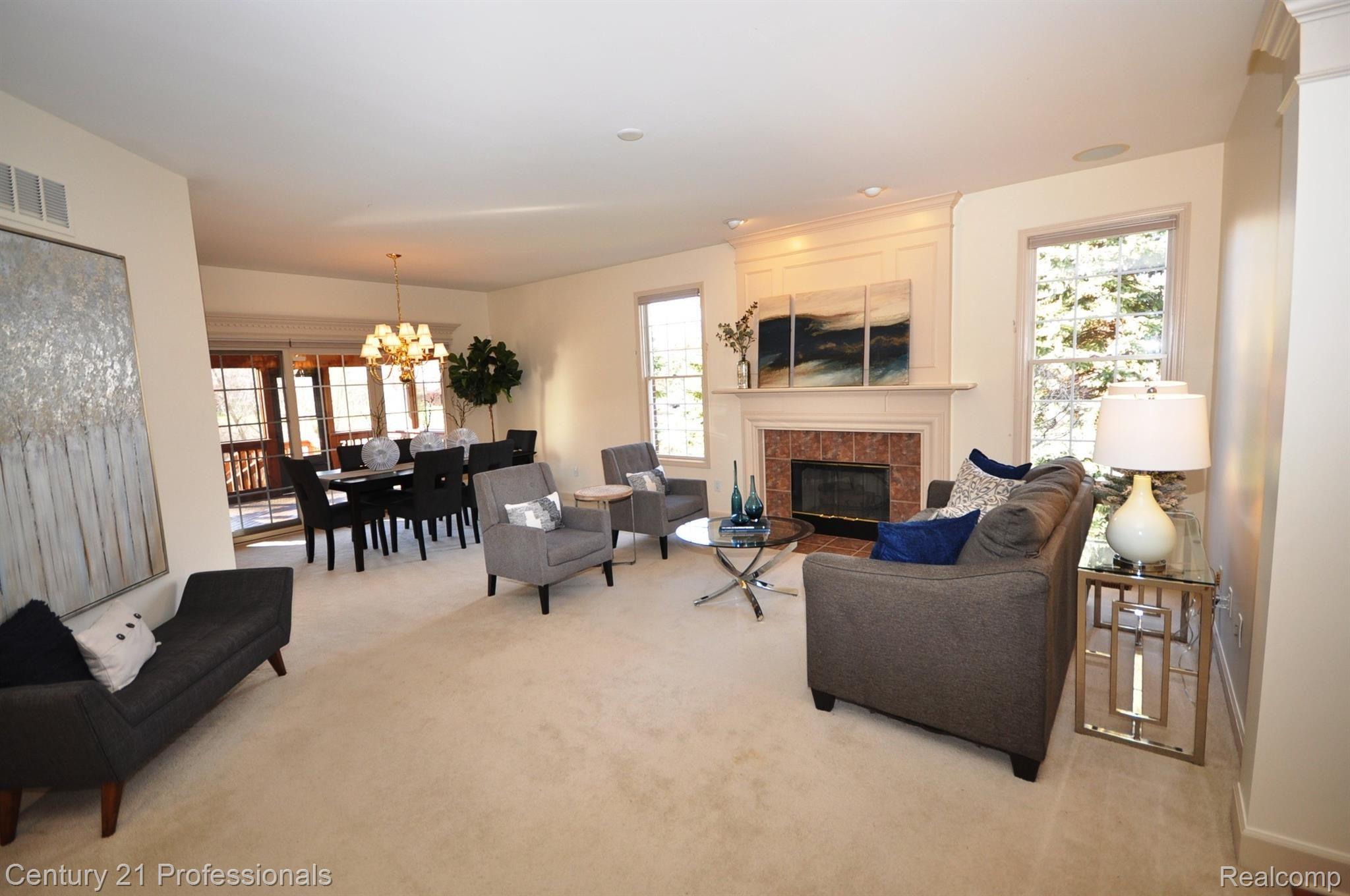 5074 Belmonte Drive Rochester, MI 48306 - Photo 3 of 29 3 Living-Dining Rm.JPG