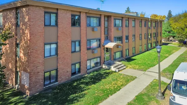 $2,600,000 | 729 Oakdale Avenue, St. Paul, MN 55107