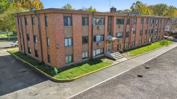 $2,600,000 | 729 Oakdale Avenue, St. Paul, MN 55107