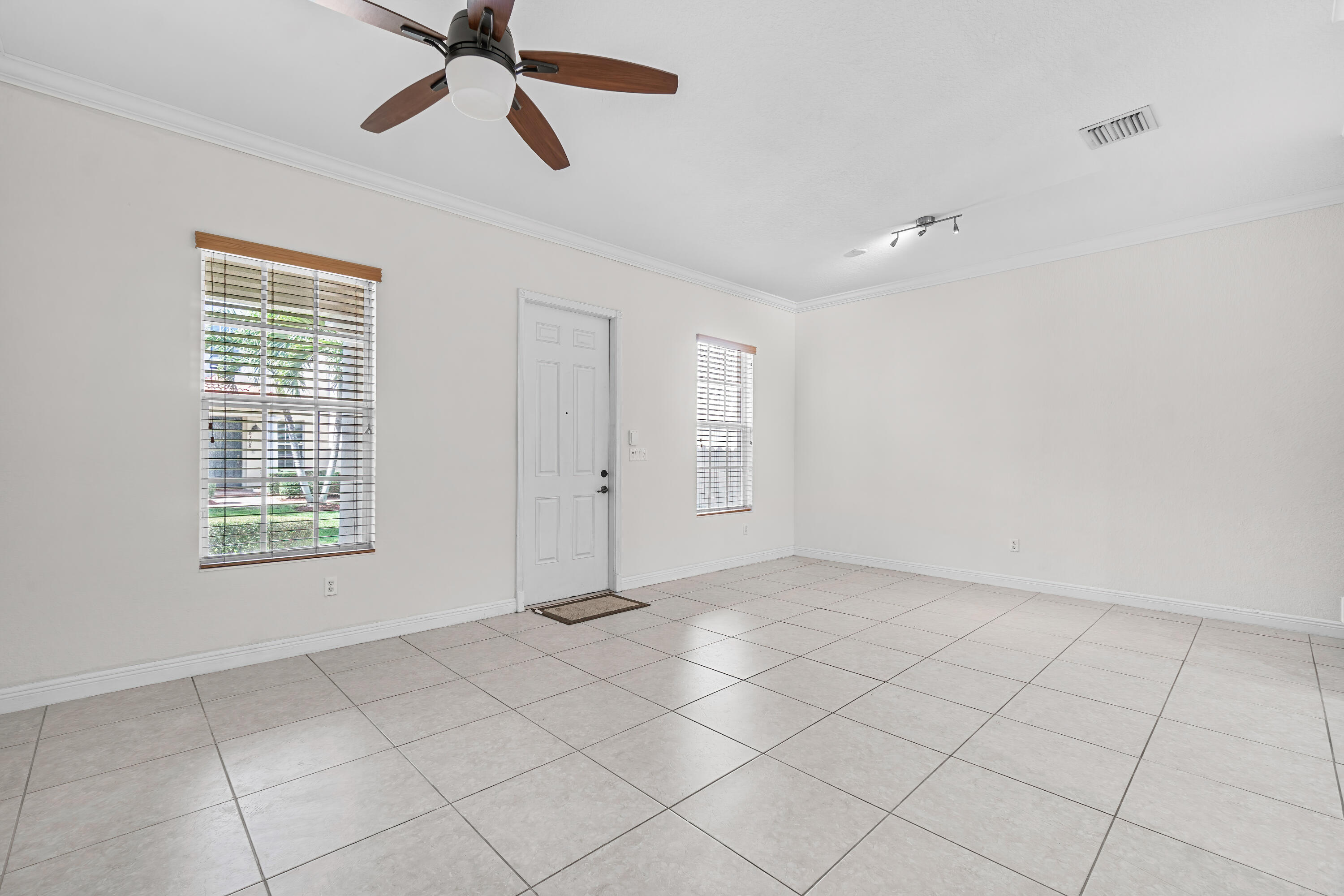 8309 Northwest 8th Terrace Boca Raton, FL 33487 - Photo 10 of 40 006-8309Northwest8thTerrace-BocaRaton-FL