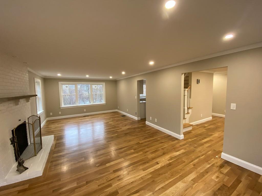 12 Surrey Road Winchester, MA 01890 - Photo 7 of 28 Gallery Image 7