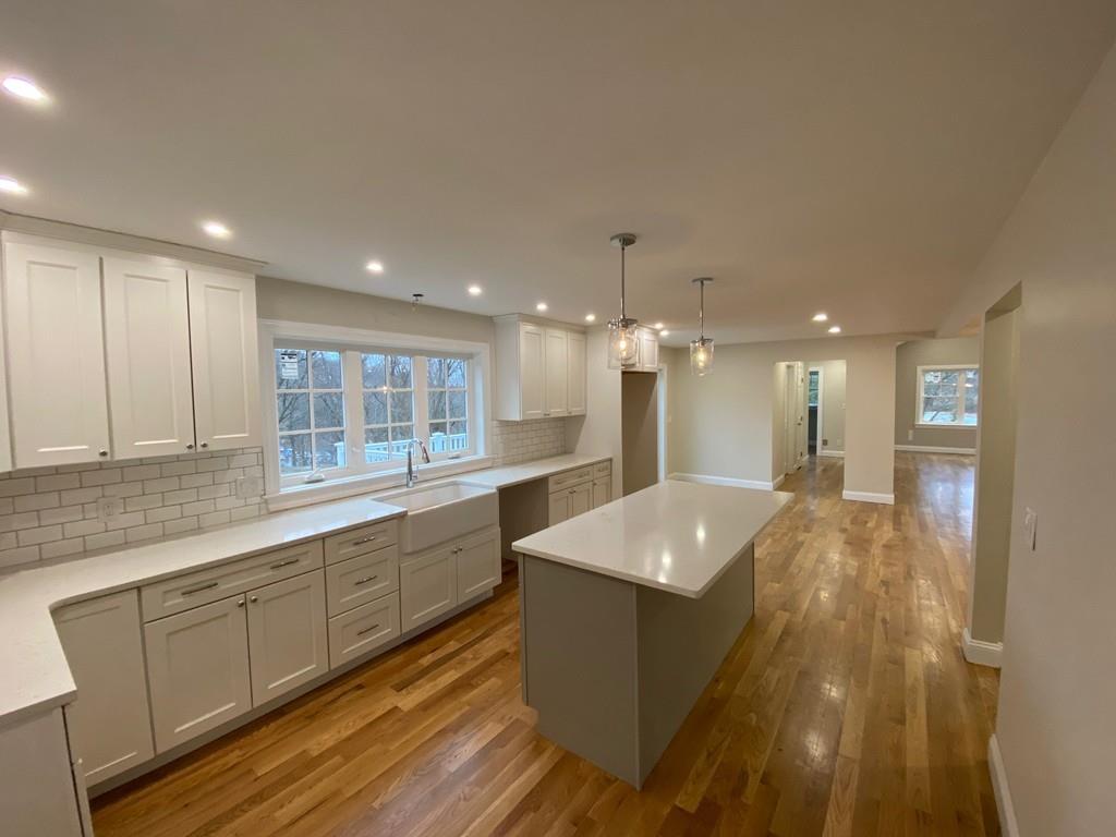 12 Surrey Road Winchester, MA 01890 - Photo 8 of 28 Gallery Image 8