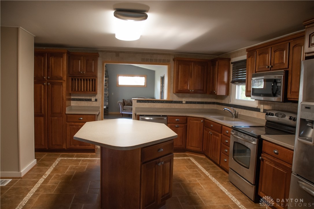 6841 Johnson Road Springfield, OH 45502 - Photo 25 of 41