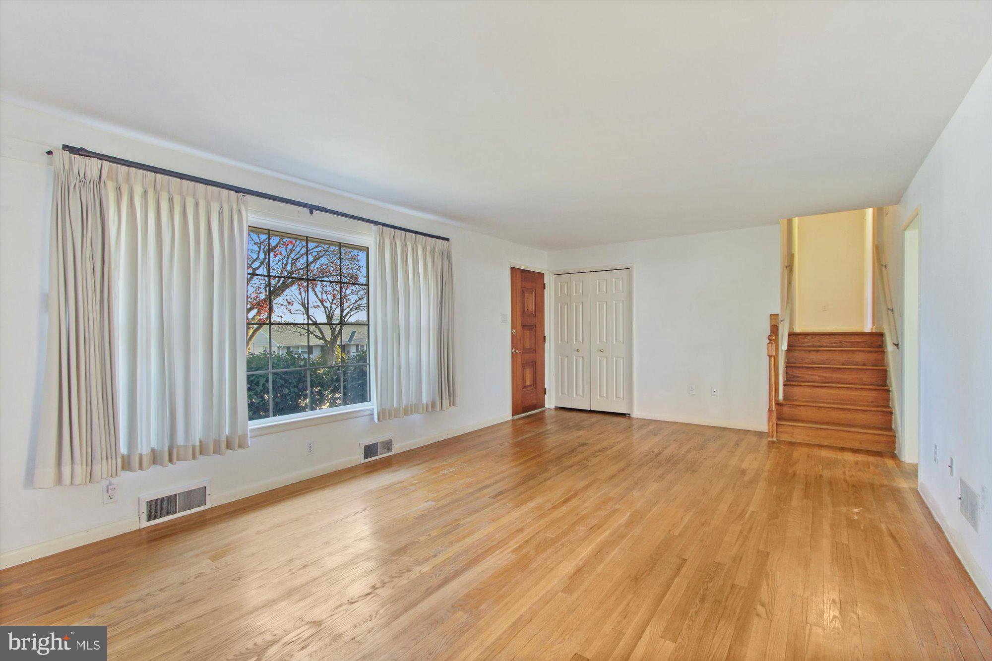 1732 Prescott Road York, PA 17403 - Photo 4 of 29