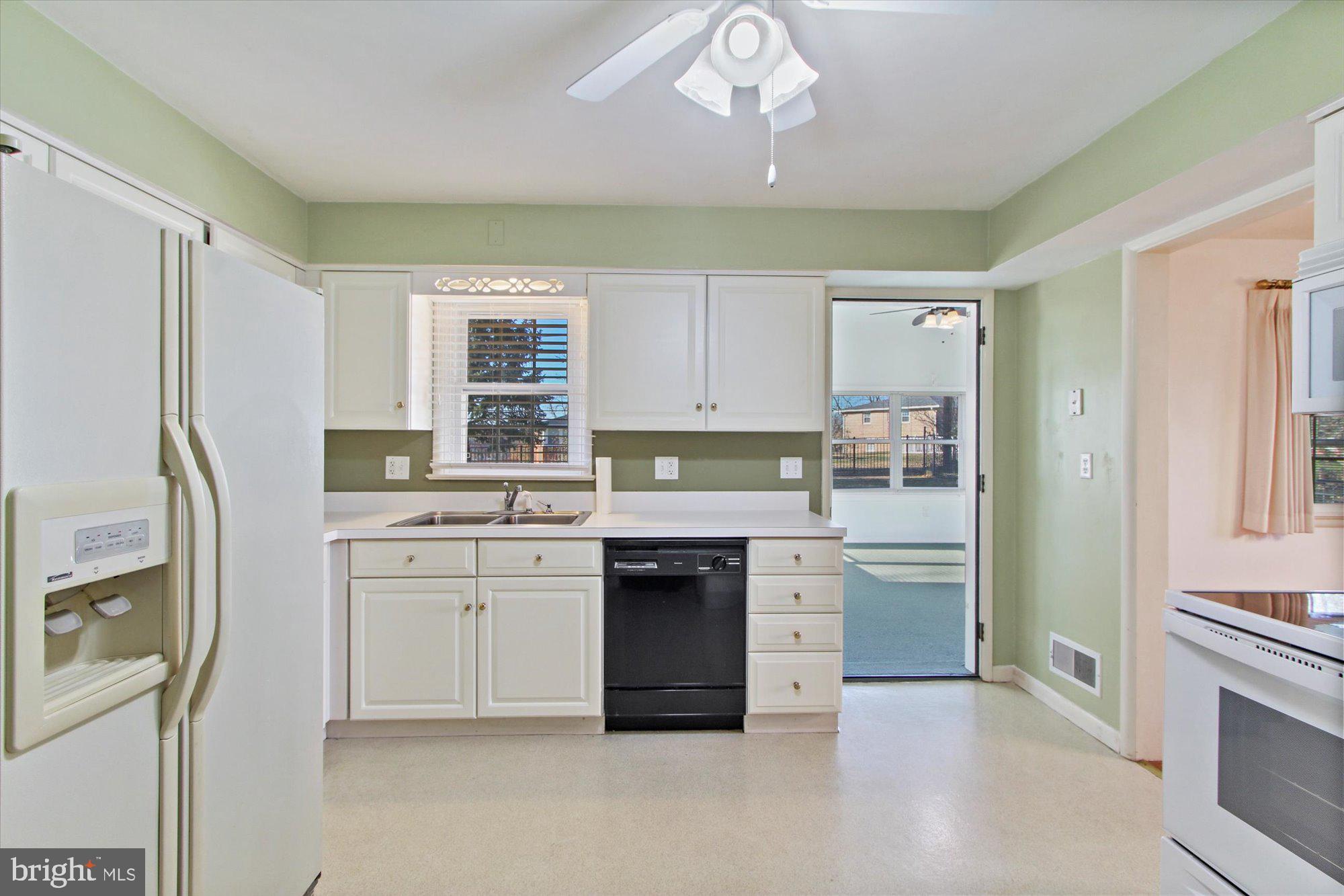 1732 Prescott Road York, PA 17403 - Photo 8 of 29