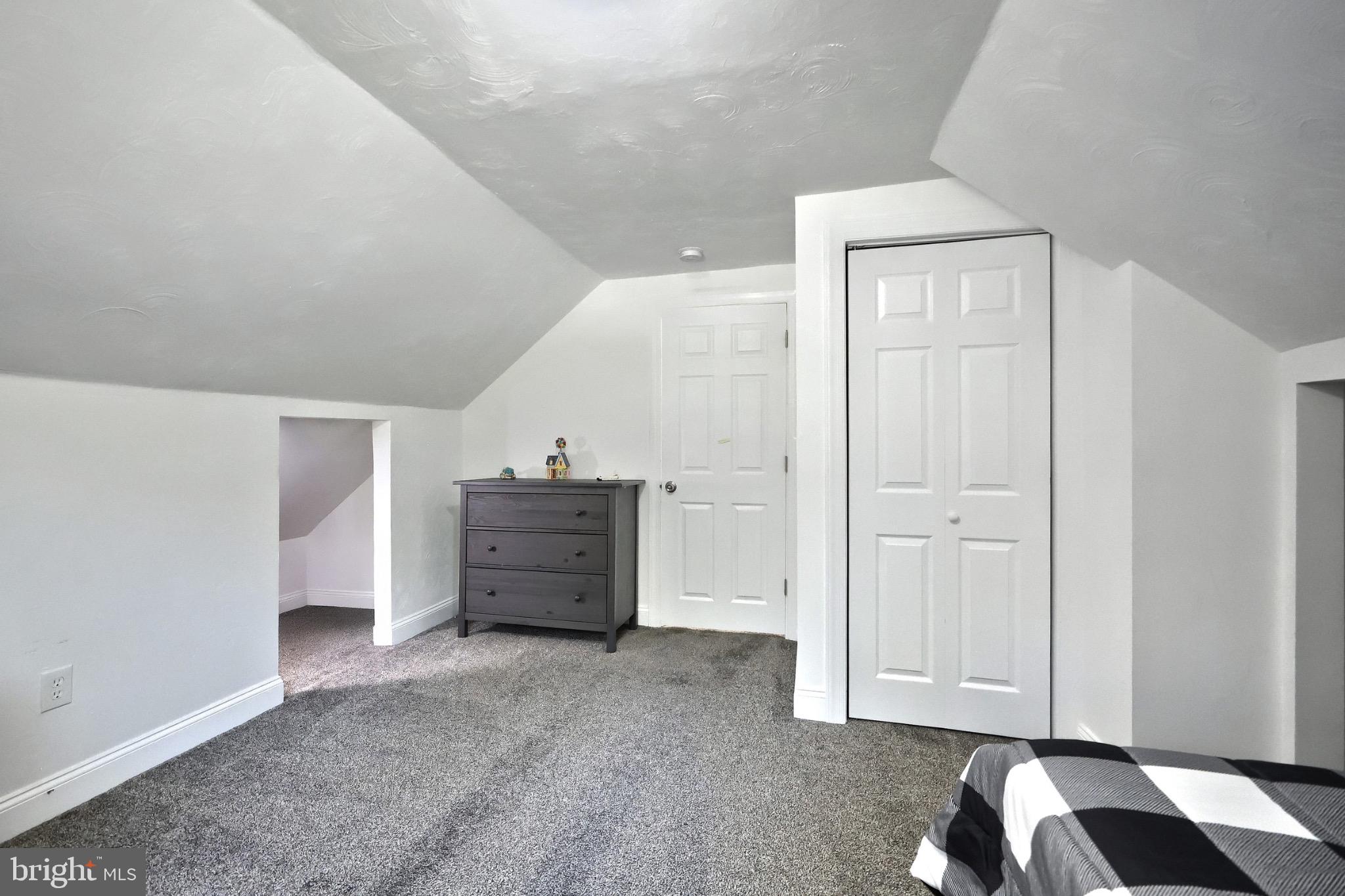 755 River Road York Haven, PA 17370 - Photo 39 of 58 an empty room with closet and mirror