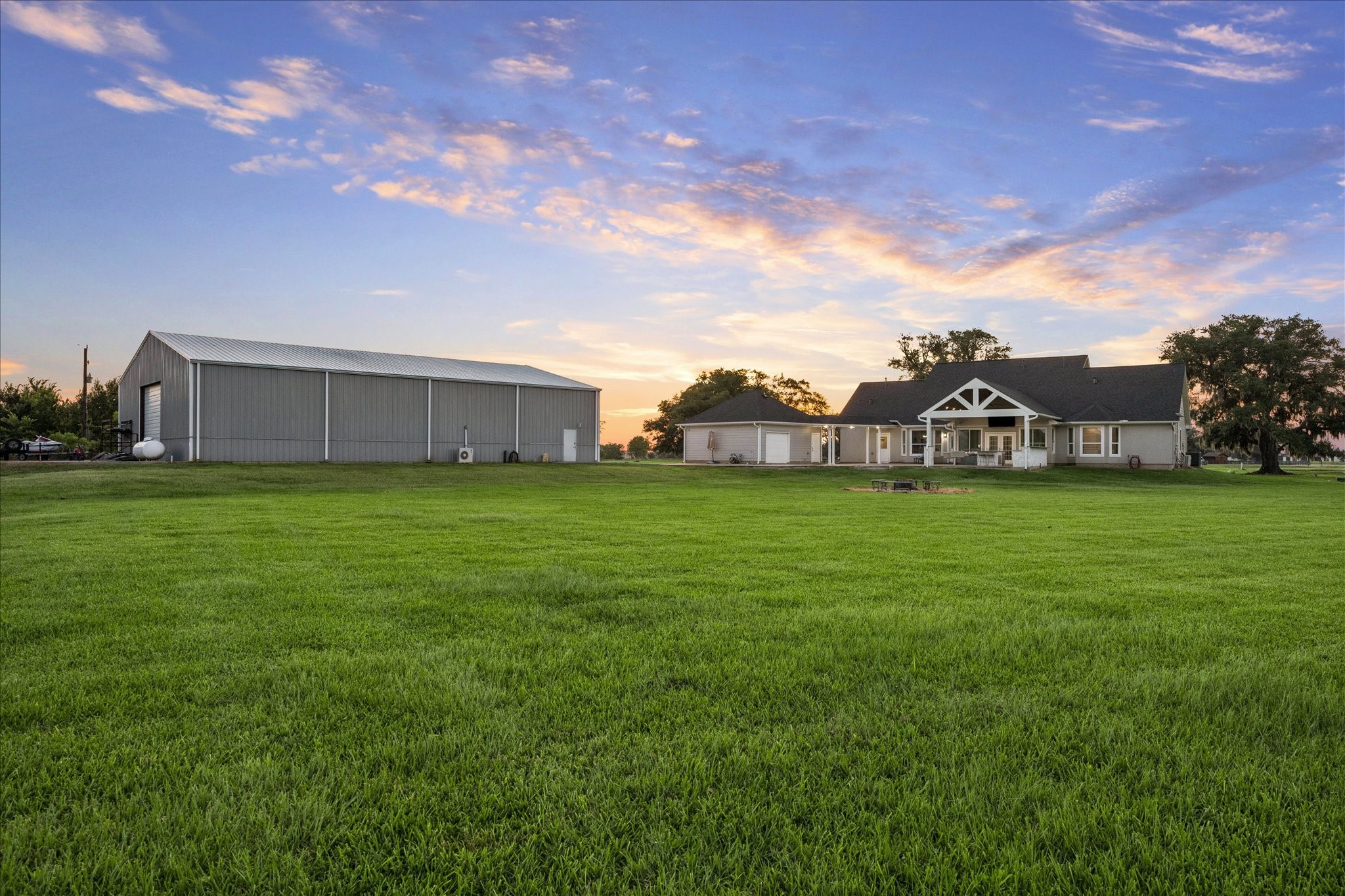 2702 Horseshoe Lane Rosharon, TX 77583 - Photo 10 of 43 Wide-open green space provides endless opportunities for recreation and outdoor enjoyment.