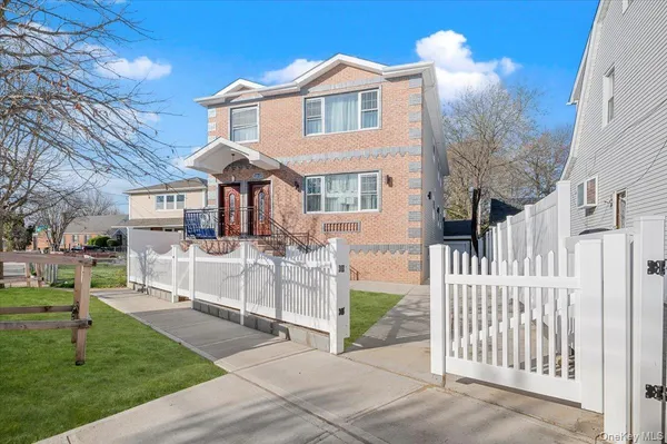 $1,599,000 | 120-27 172nd Street | St. Albans