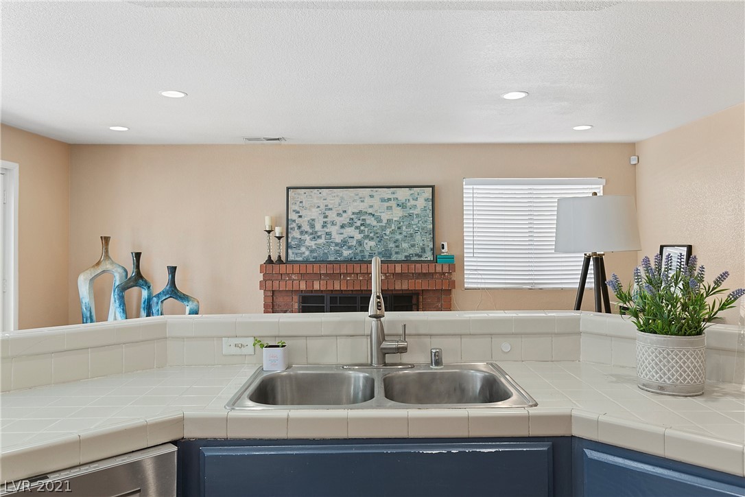 741 Rising Star Drive Henderson, NV 89014 - Photo 18 of 50 Gallery Image 18