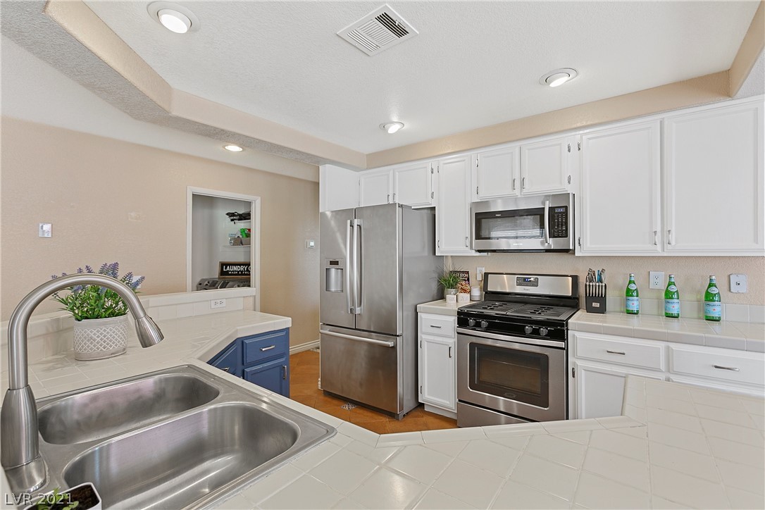 741 Rising Star Drive Henderson, NV 89014 - Photo 21 of 50 Gallery Image 21