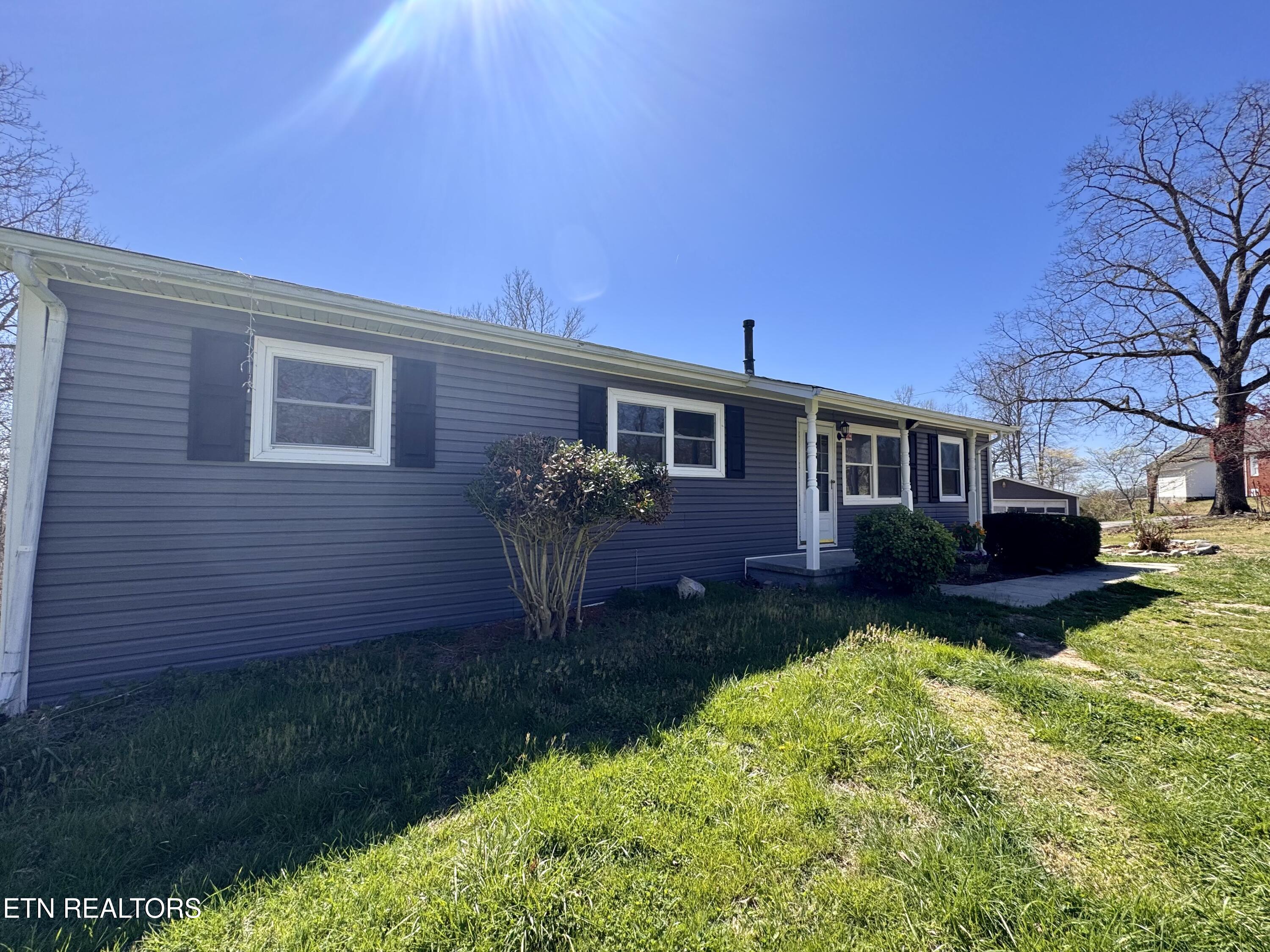 138 South Gaylor Road La Follette, TN 37766 - Photo 3 of 46 IMG_2891