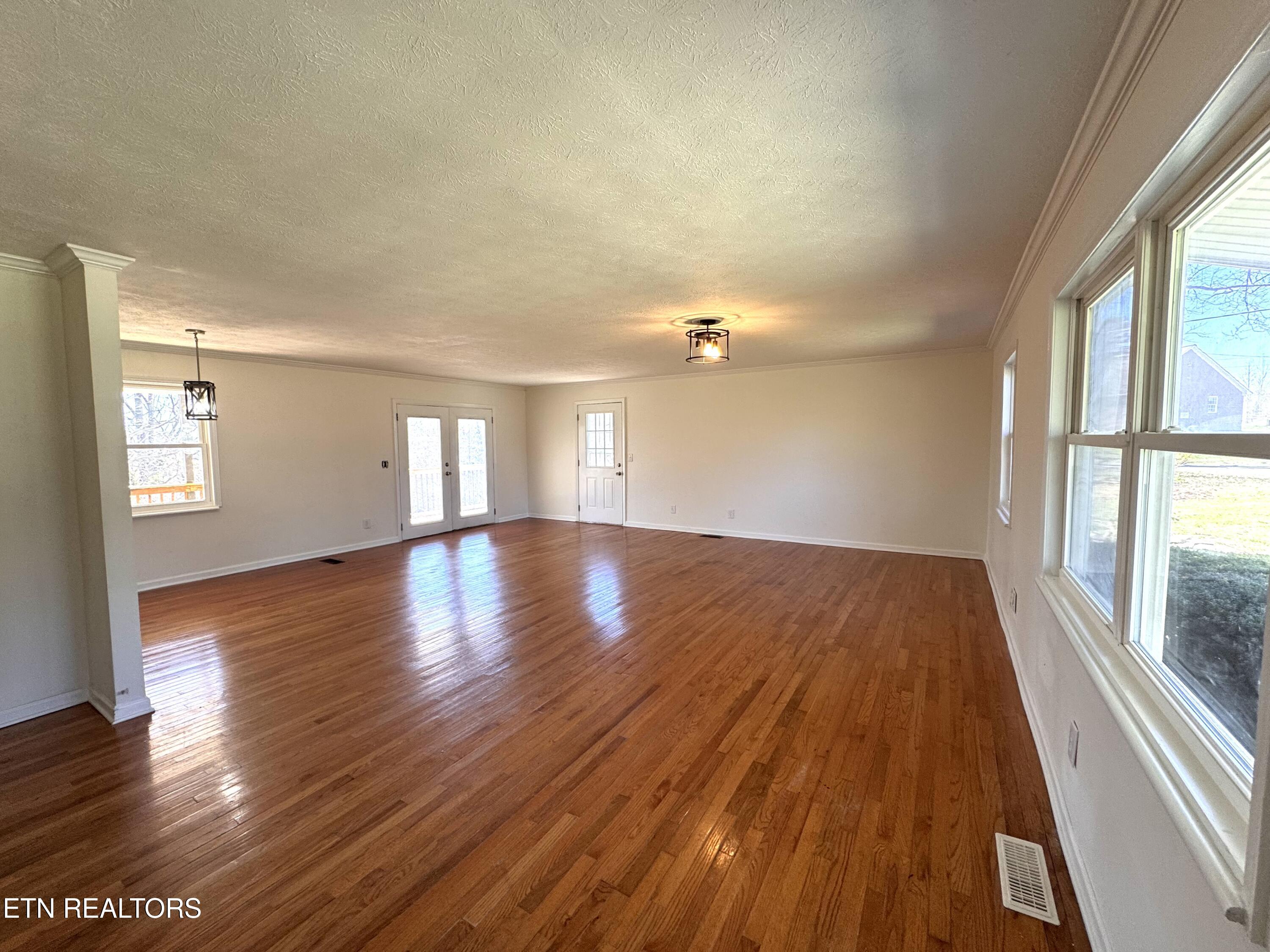 138 South Gaylor Road La Follette, TN 37766 - Photo 8 of 46 IMG_2923