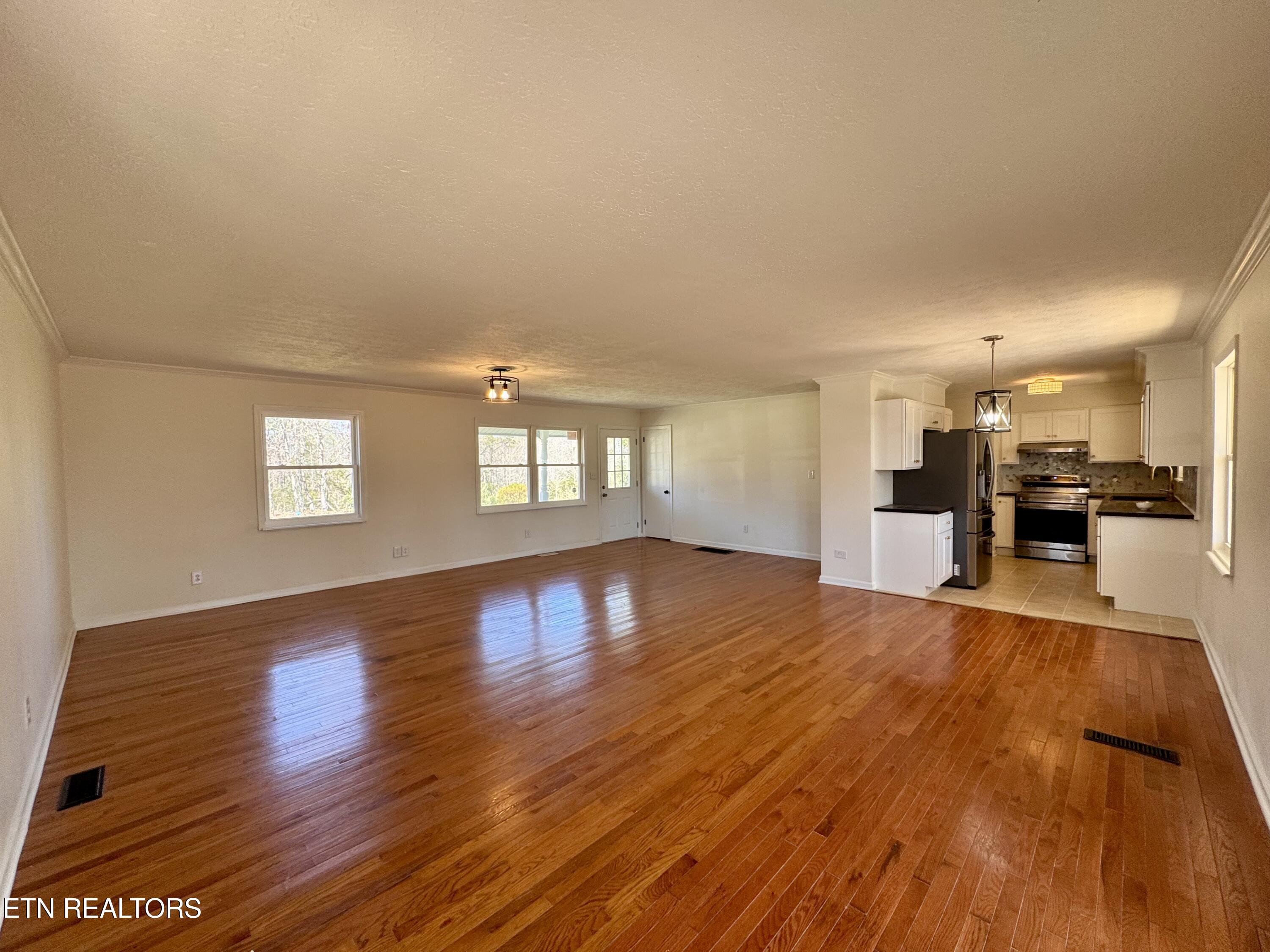 138 South Gaylor Road La Follette, TN 37766 - Photo 9 of 46 IMG_2920