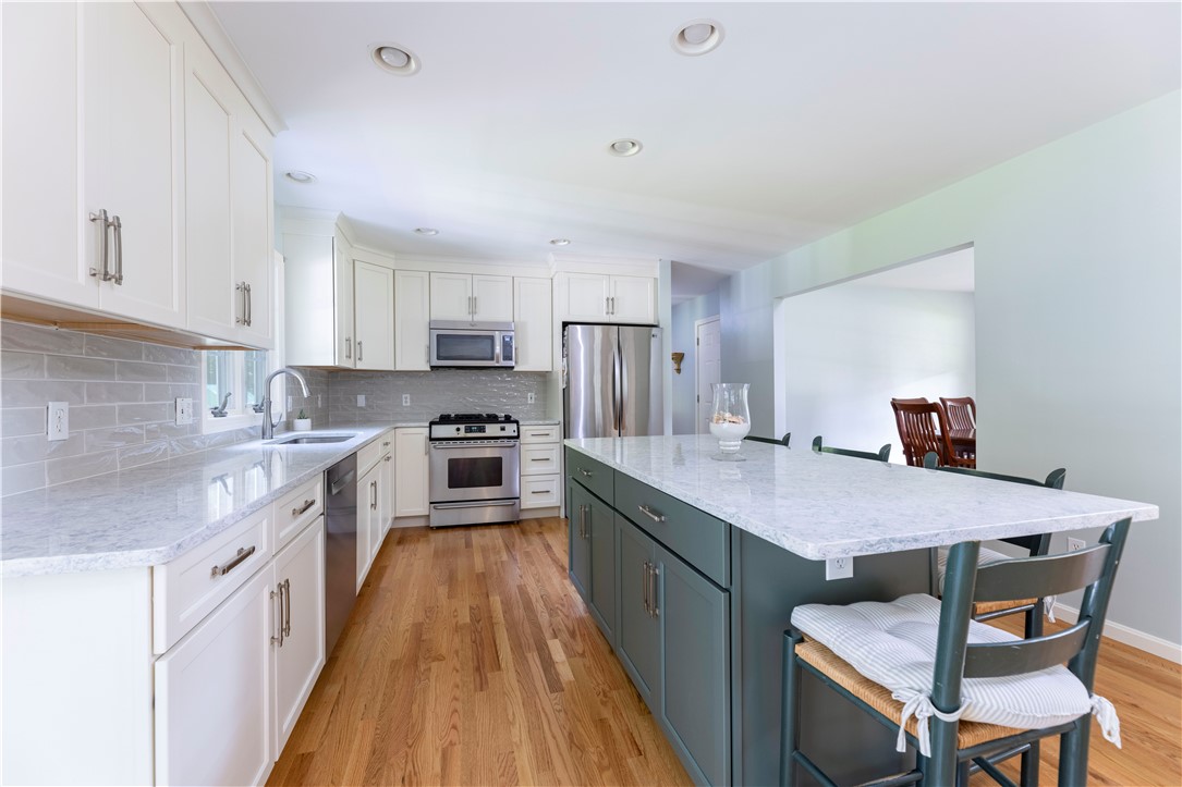 200 Table Rock Road South Kingstown, RI 02879 - Photo 11 of 47