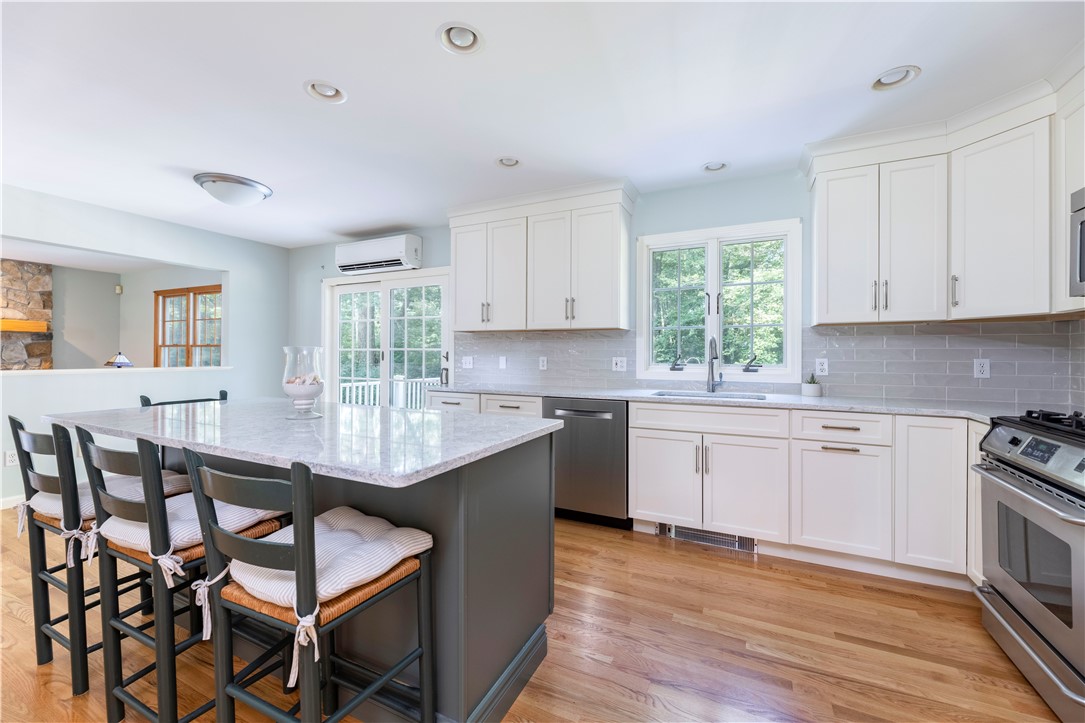 200 Table Rock Road South Kingstown, RI 02879 - Photo 13 of 47