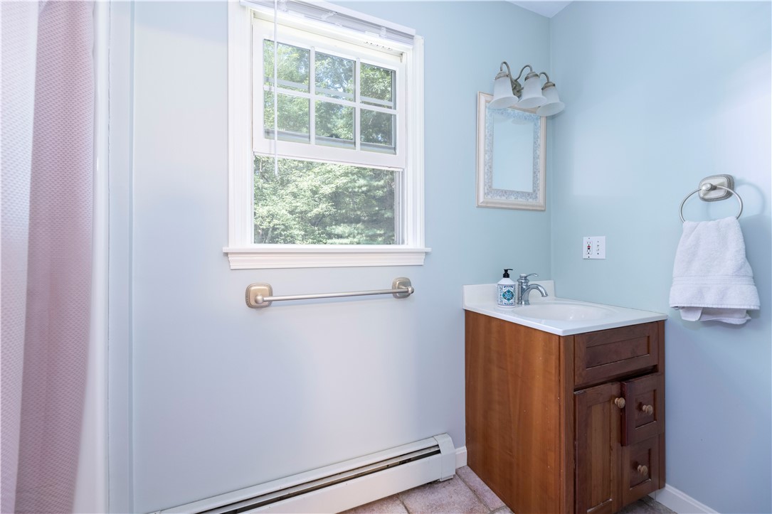 200 Table Rock Road South Kingstown, RI 02879 - Photo 18 of 47