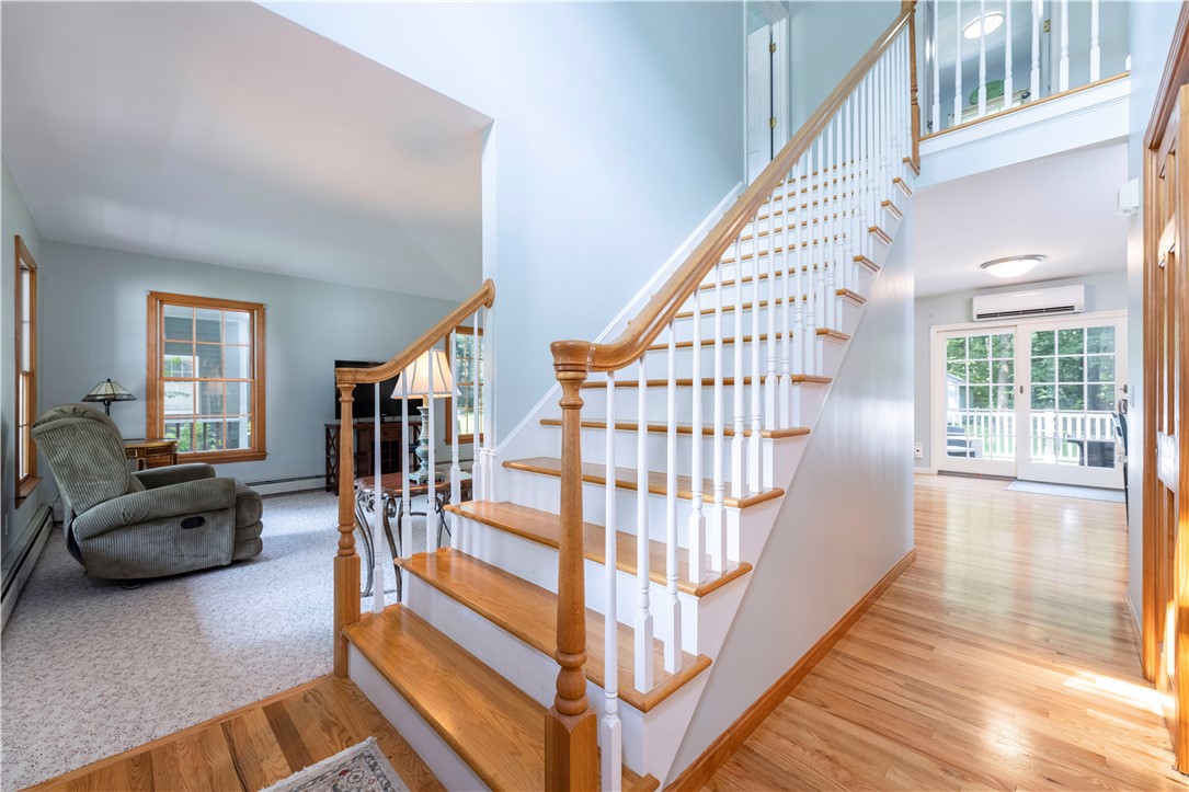 200 Table Rock Road South Kingstown, RI 02879 - Photo 5 of 47