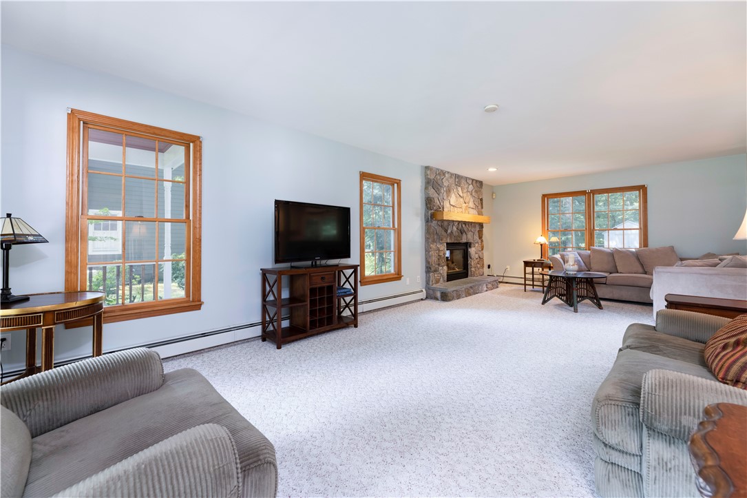 200 Table Rock Road South Kingstown, RI 02879 - Photo 6 of 47