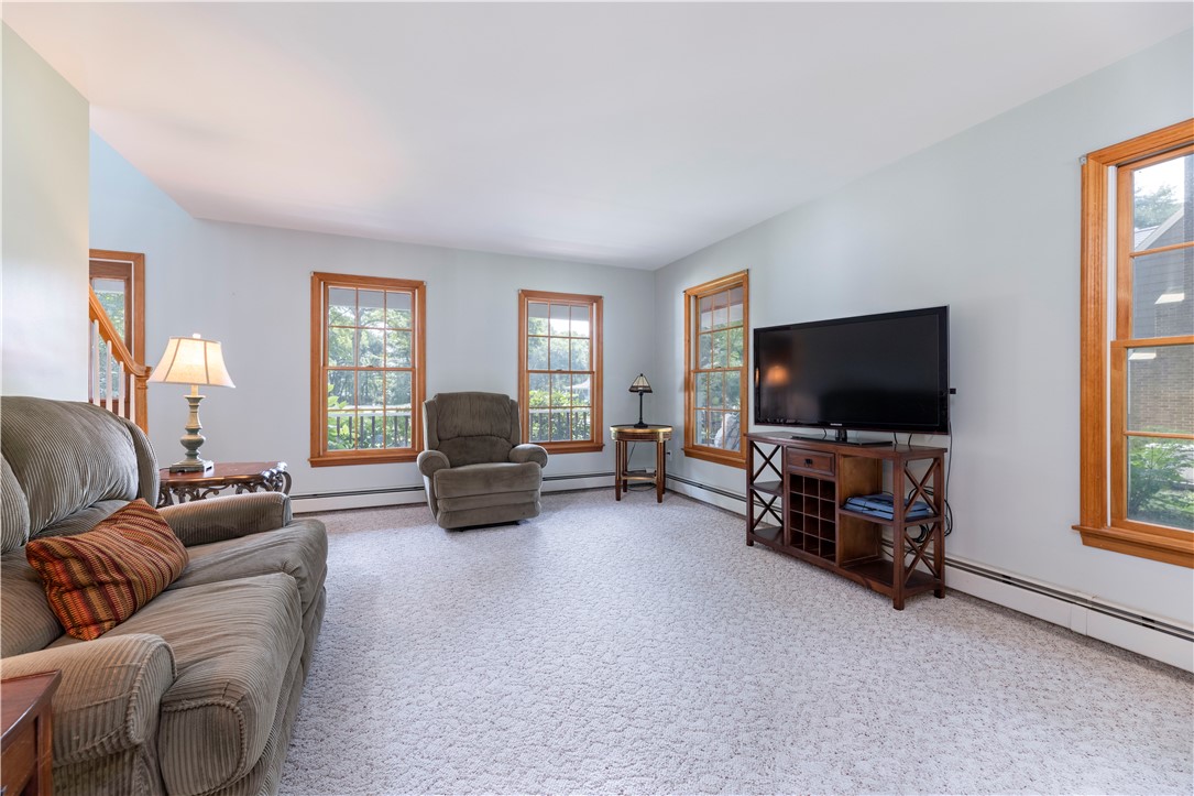 200 Table Rock Road South Kingstown, RI 02879 - Photo 7 of 47