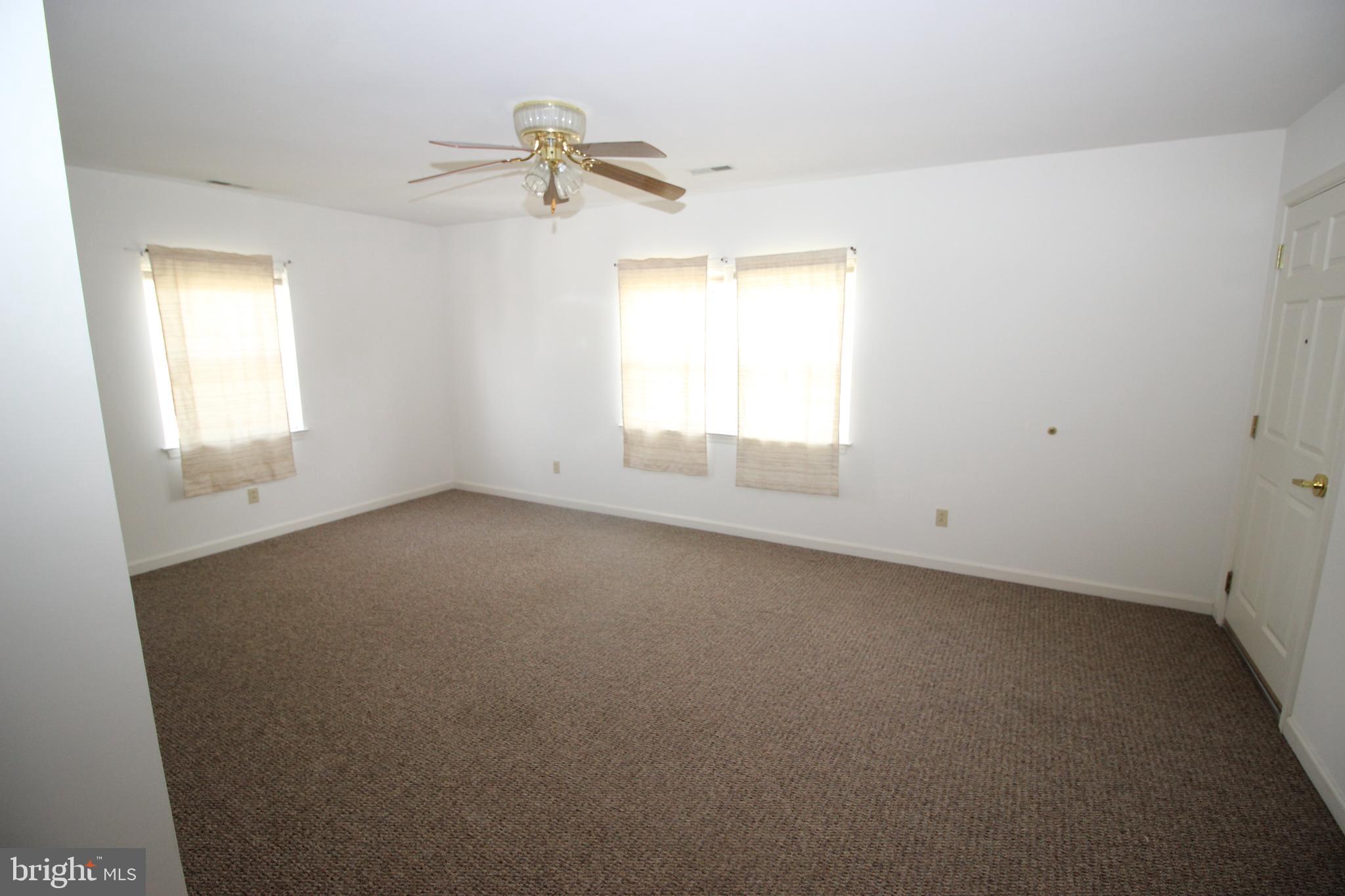 1114 Easton Road, Unit D Abington, PA 19001 - Photo 5 of 9 Livingroom