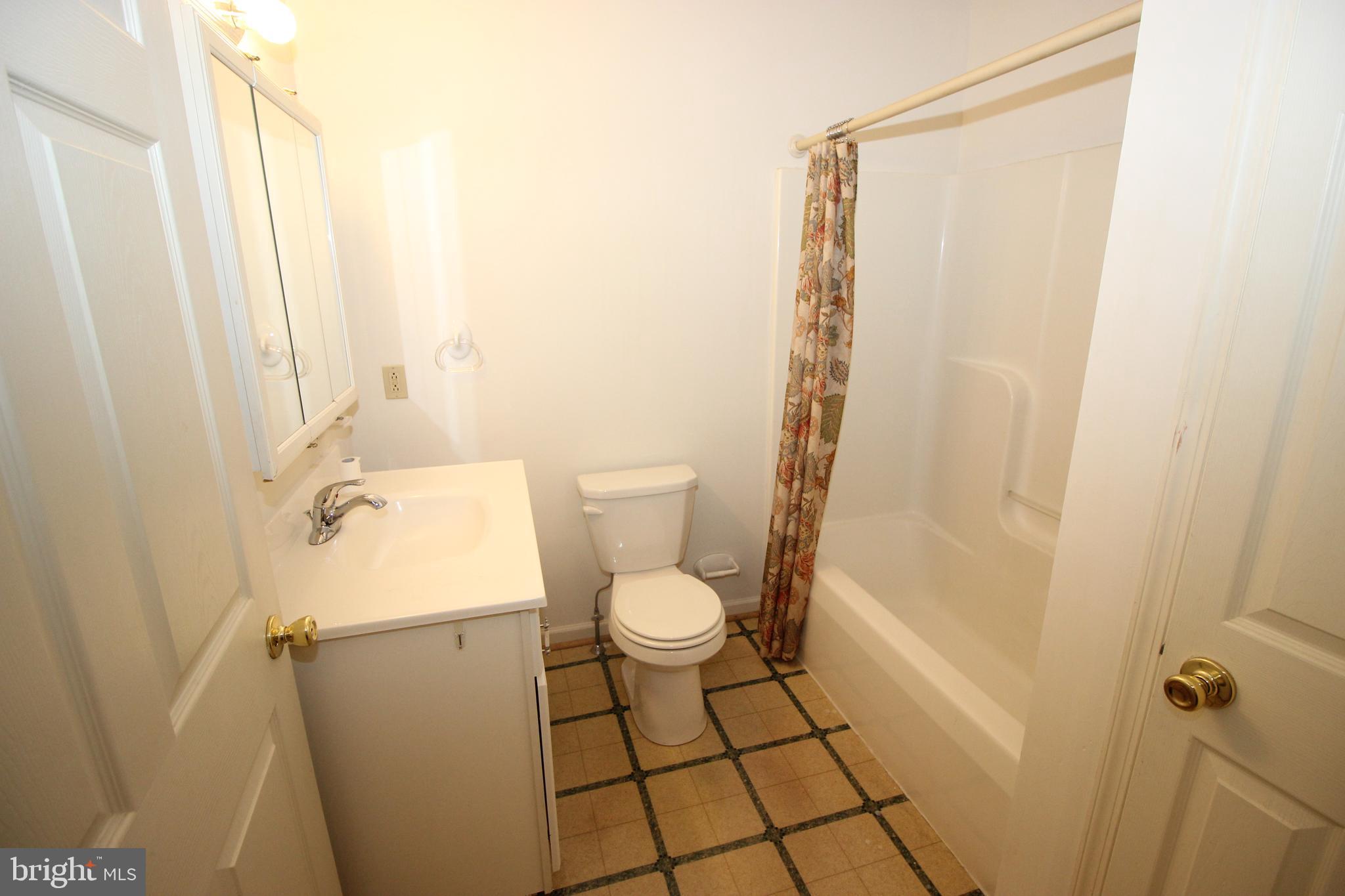 1114 Easton Road, Unit D Abington, PA 19001 - Photo 8 of 9 Bathroom