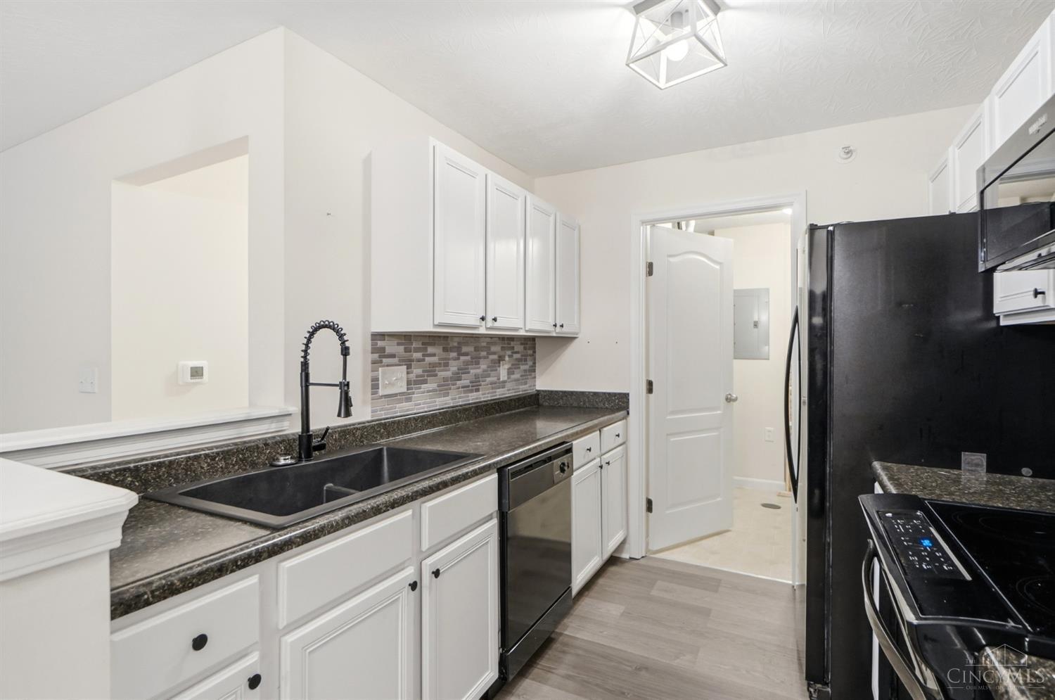 3414 North Bend Road, Unit 2 Cincinnati, OH 45247 - Photo 10 of 31 Gallery Image 10