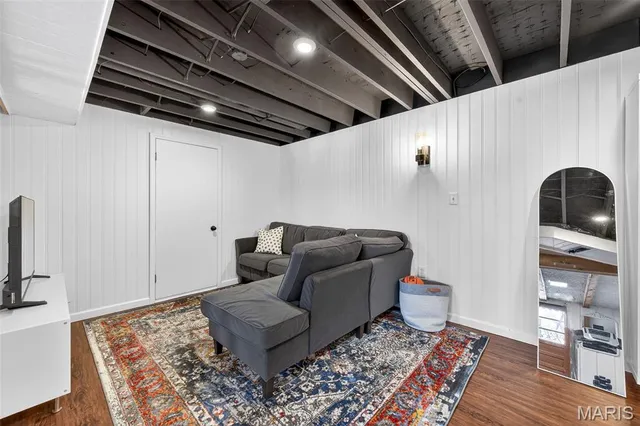 $420,000 | 9756 Wickstrom Terrace, St. Louis, MO 63123