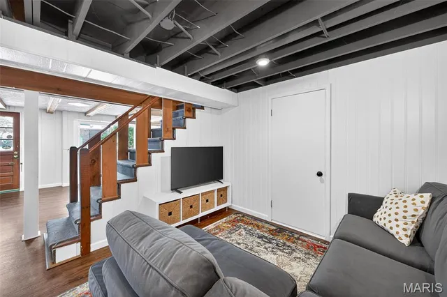 $420,000 | 9756 Wickstrom Terrace, St. Louis, MO 63123