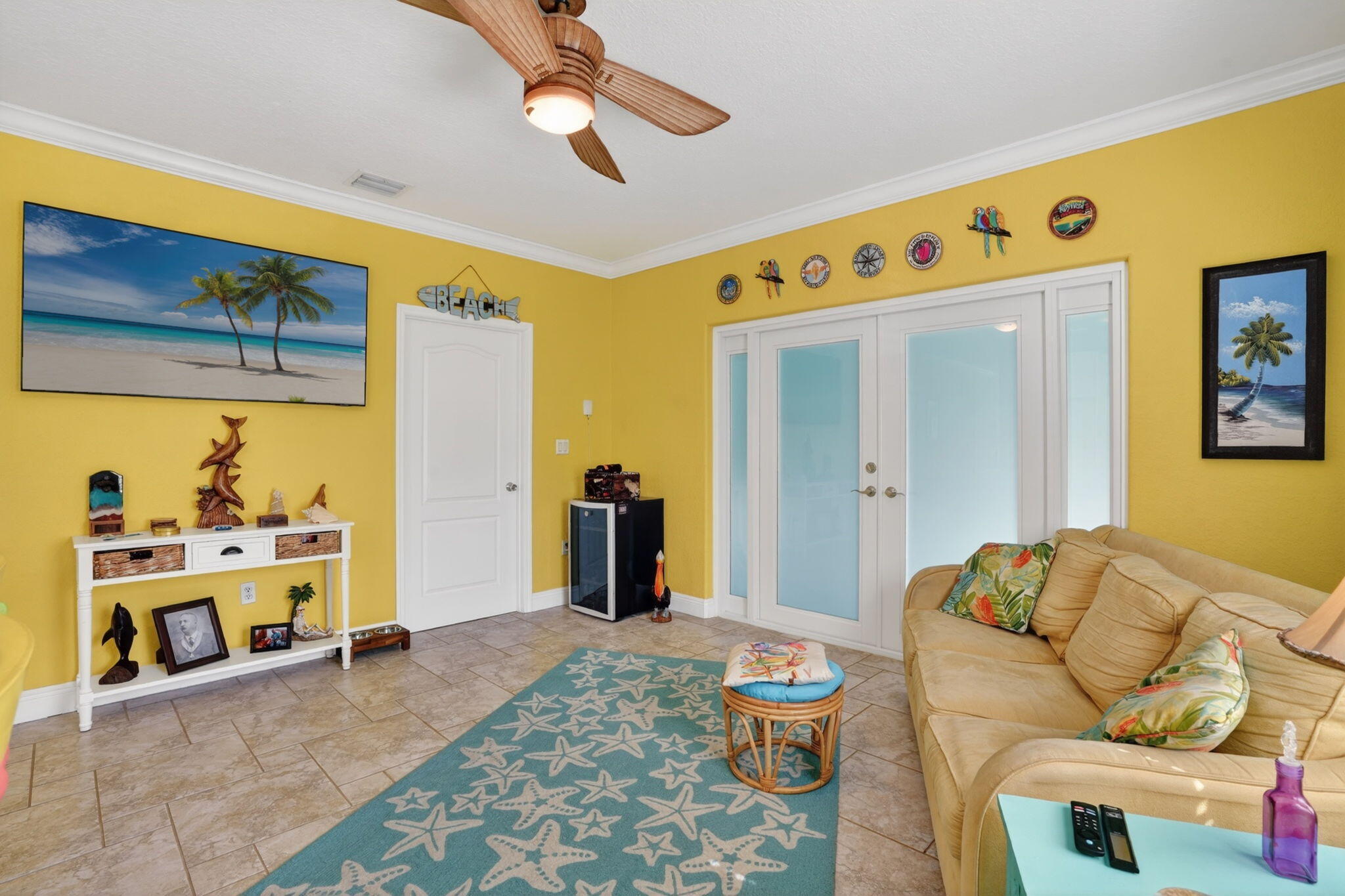32 Andros Road Key Largo, FL 33037 - Photo 20 of 45 Family Room