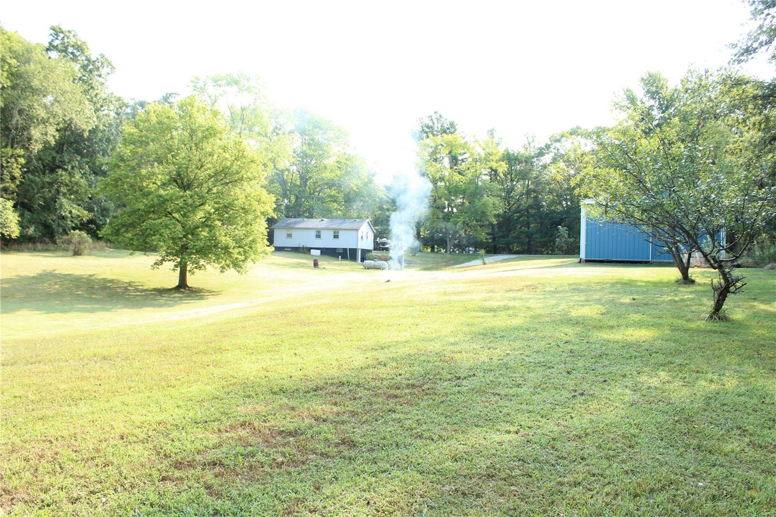 1195 Timberline Road Sorento, IL 62086 - Photo 27 of 31