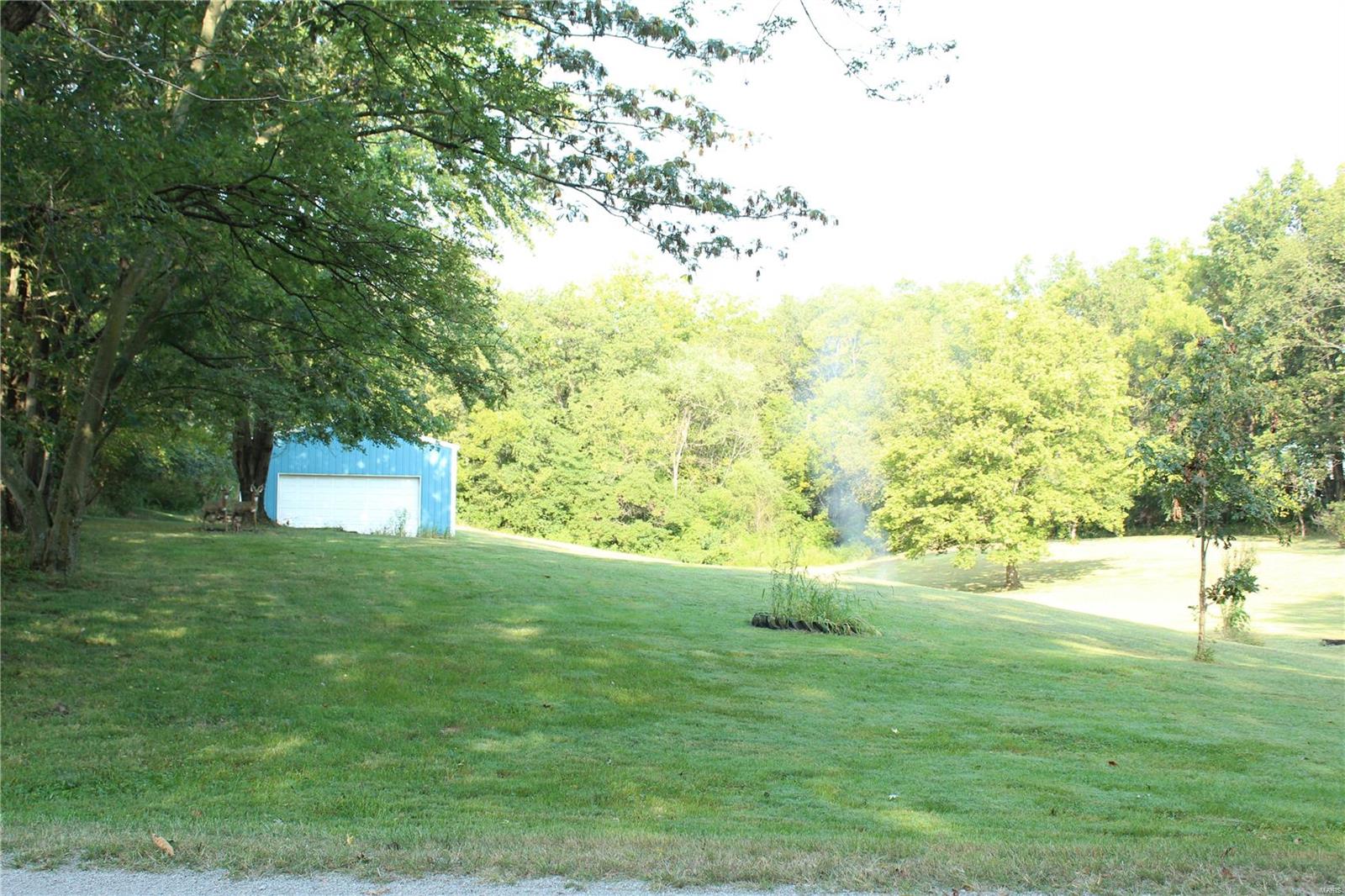 1195 Timberline Road Sorento, IL 62086 - Photo 5 of 31