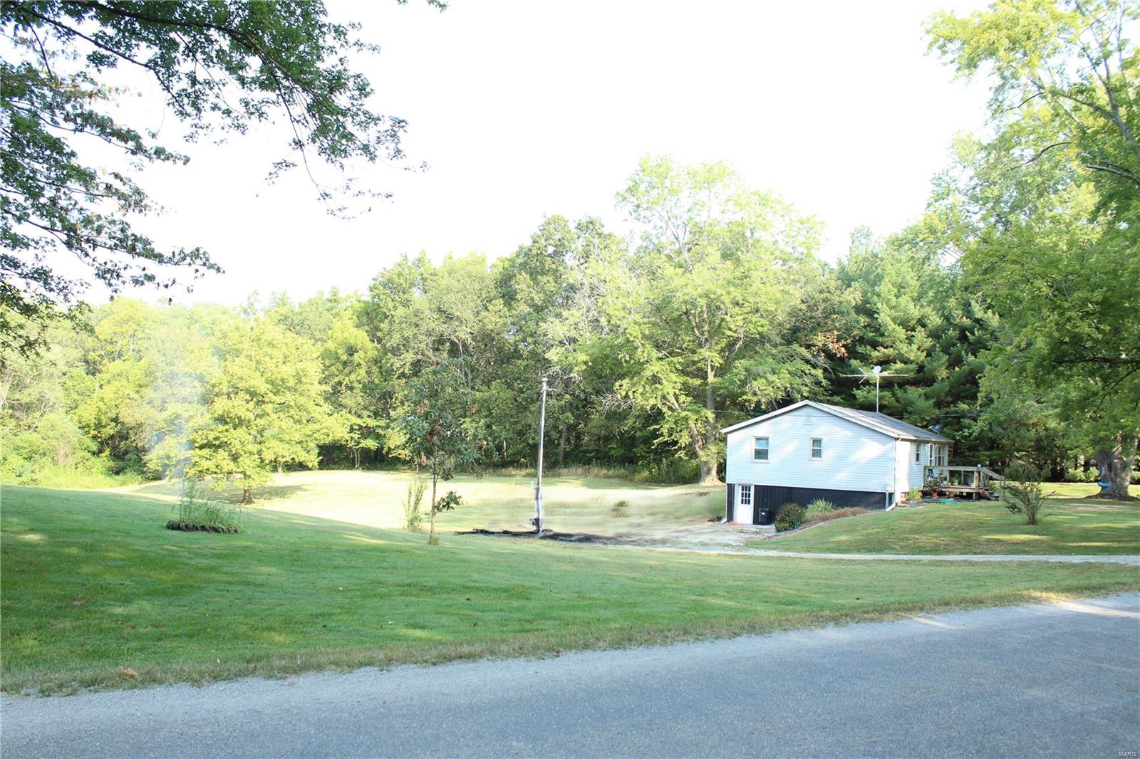 1195 Timberline Road Sorento, IL 62086 - Photo 6 of 31