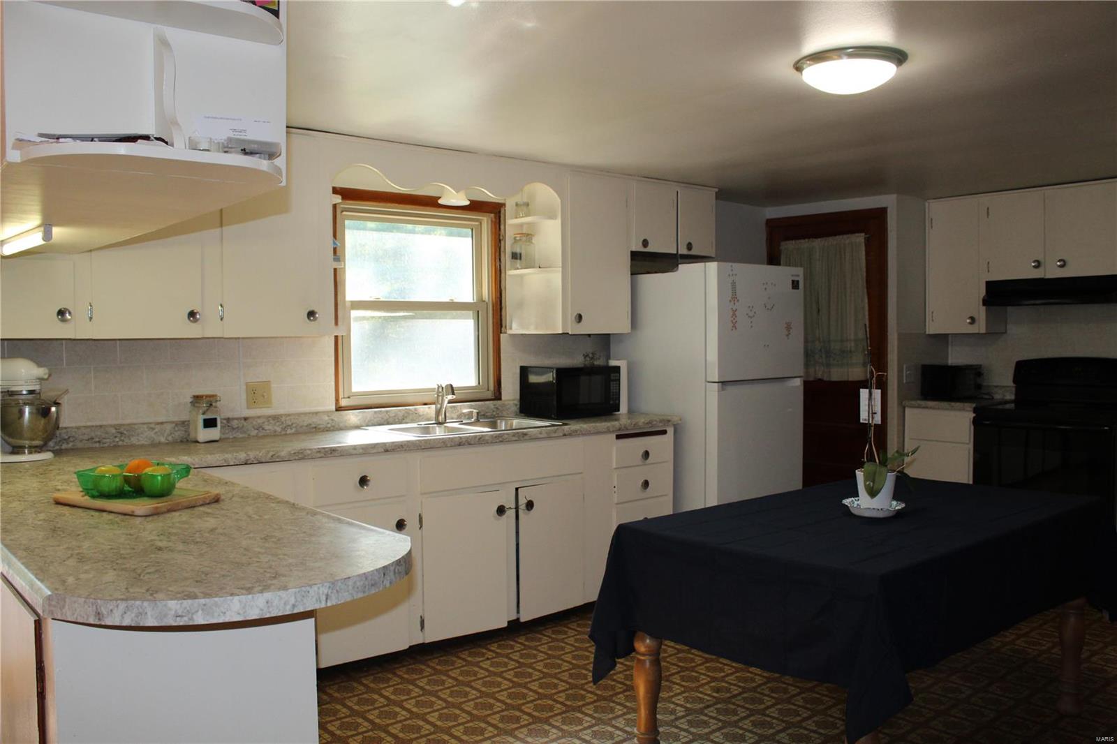 1195 Timberline Road Sorento, IL 62086 - Photo 9 of 31