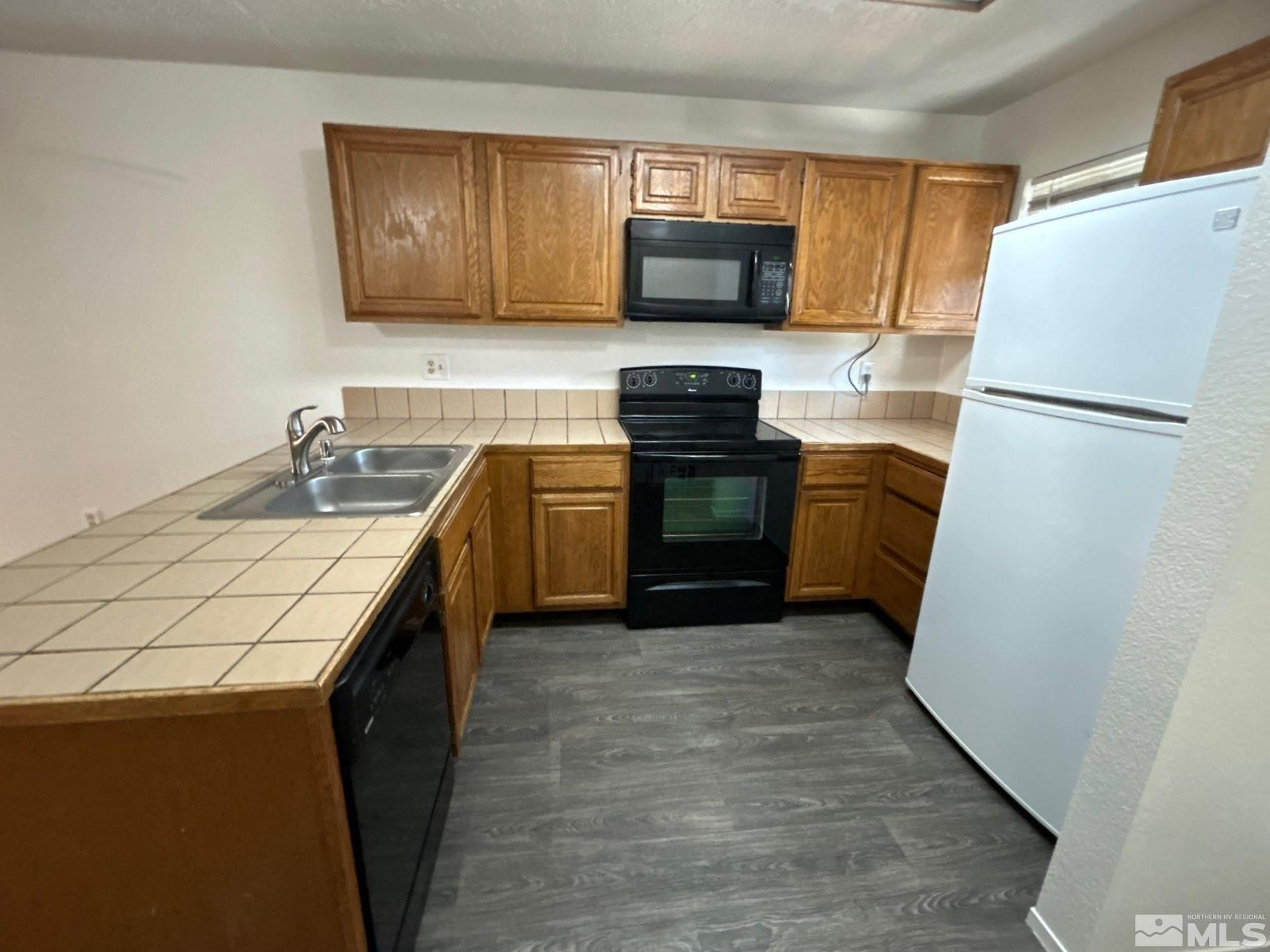 2904 Tierra Verde West Reno, NV 89512 - Photo 6 of 23 Photo 5